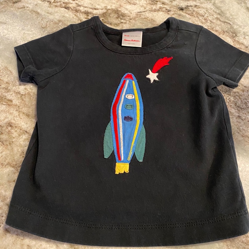 Hanna Andersson short sleeved rocket tee